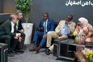 بازدید هیئت ها تجاری کشورهای خارجی از غرفه ذوب آهن اصفهان در ایران اکسپو 2024
