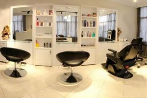 آرایشگرانی که پزشک شده‌اند