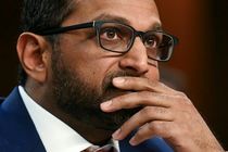 هدیه سلاح غیرقانونی از مدیر اف‌بی‌آی