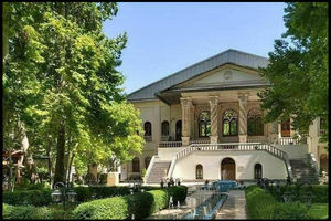 بررسی نقش زنان هنرمند در هنر معاصر ایران در موزه هنرهای معاصر