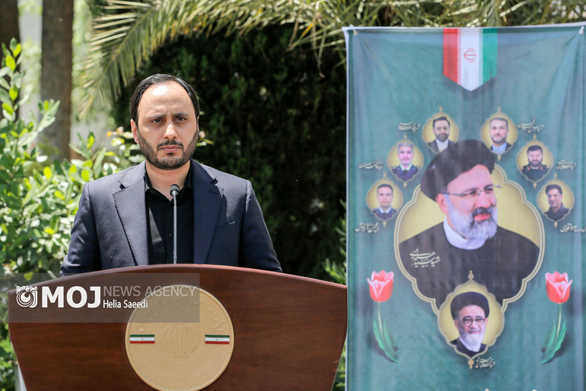 حاشیه جلسه هیات دولت - چهارشنبه ۱۶ خرداد ۱۴۰۳