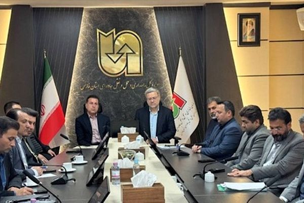 ایثارگران، ولی‌نعمتان نظام اداری هستند / پیگیری حل مسائل ایثارگران در چارچوب مقررات اداری