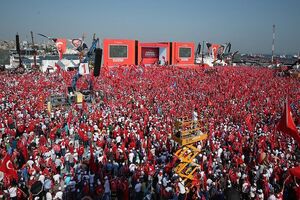 رئیس جمهور و نخست وزیر ترکیه به همراه همسرانشان + عکس