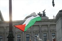هزاران نفر در وین علیه حمایت اروپا از اسرائیل راهپیمایی کردند