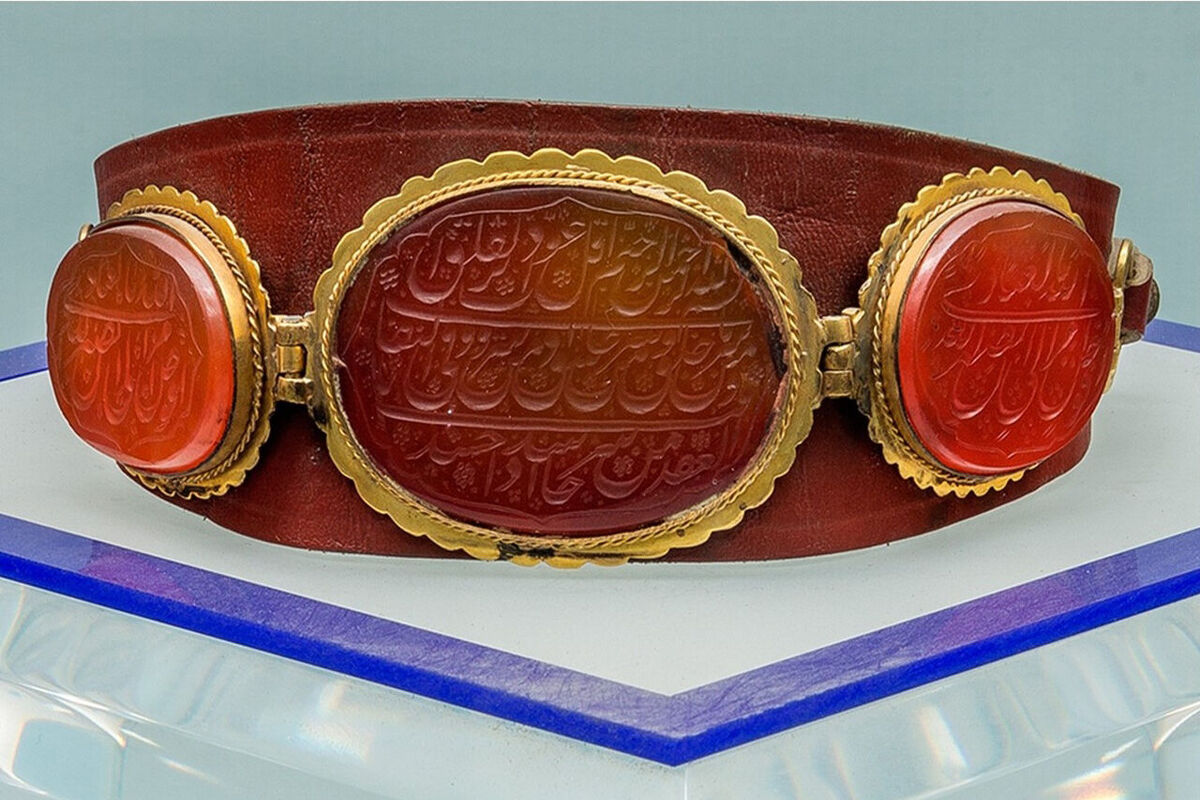 بازوبند پهلوانی غلامرضا تختی