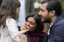 ثبت قرارداد اکران فیلم «ماه پنهان» با بازی لیندا کیانی و فرزاد حسنی