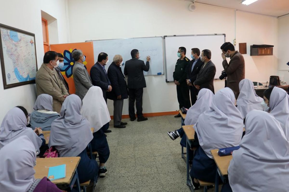 مراسم آغاز دوباره آموزش حضوری در سطح مدارس شهرستان رشت