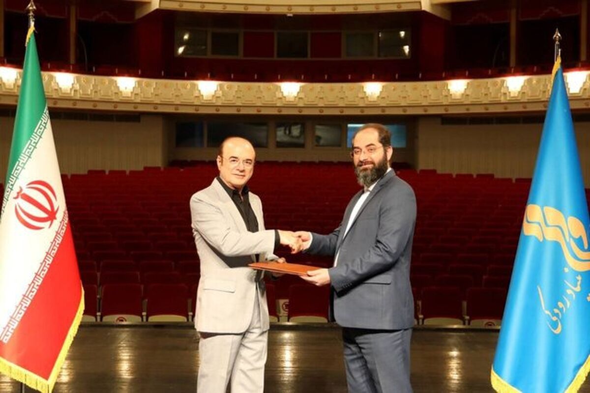 منوچهر صهبائی رهبر ارکستر سمفونیک تهران