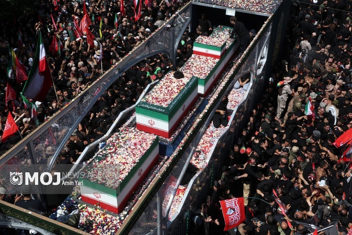 تشییع میلیونی رهبر شهید انقلاب