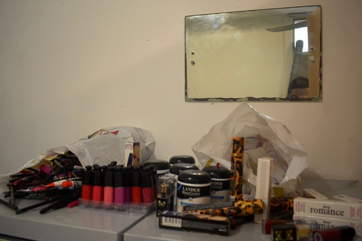 کشف لوازم ارایشی قاچاق