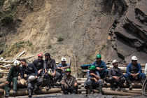 نماینده مقام معظم رهبری در محل حادثه معدن آزادشهر حضور یافت