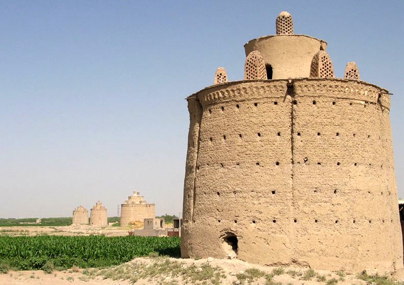 مرمت برج کبوتردینانی در شهرستان خمینی شهر
