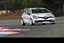 با شرکت در مسابقه رنو از فرانسه دیدن کنید