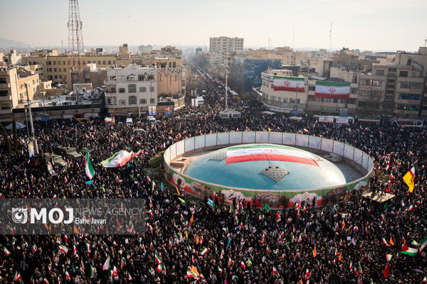 خروش راهپیمایان در محکومیت اقدامات تروریستی آمریکا و رژیم صهیونیستی علیه ملت ایران در تهران