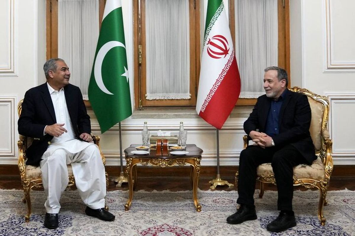 وزیر کشور پاکستان با عباس عراقچی رایزنی کرد
