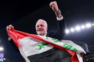  قرارداد سرمربی استرالیایی تیم ملی عراق تمدید شد