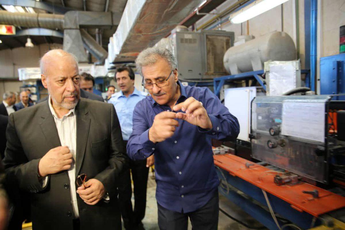 اصفهان- بازدید استاندار از برنا باطری