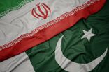 وزیر دفاع پاکستان در دیدار با سفیر ایران خواستار گسترش همکاری‌های دوجانبه شد