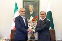 امضای ۱۲ سند همکاری میان ایران و پاکستان + فیلم