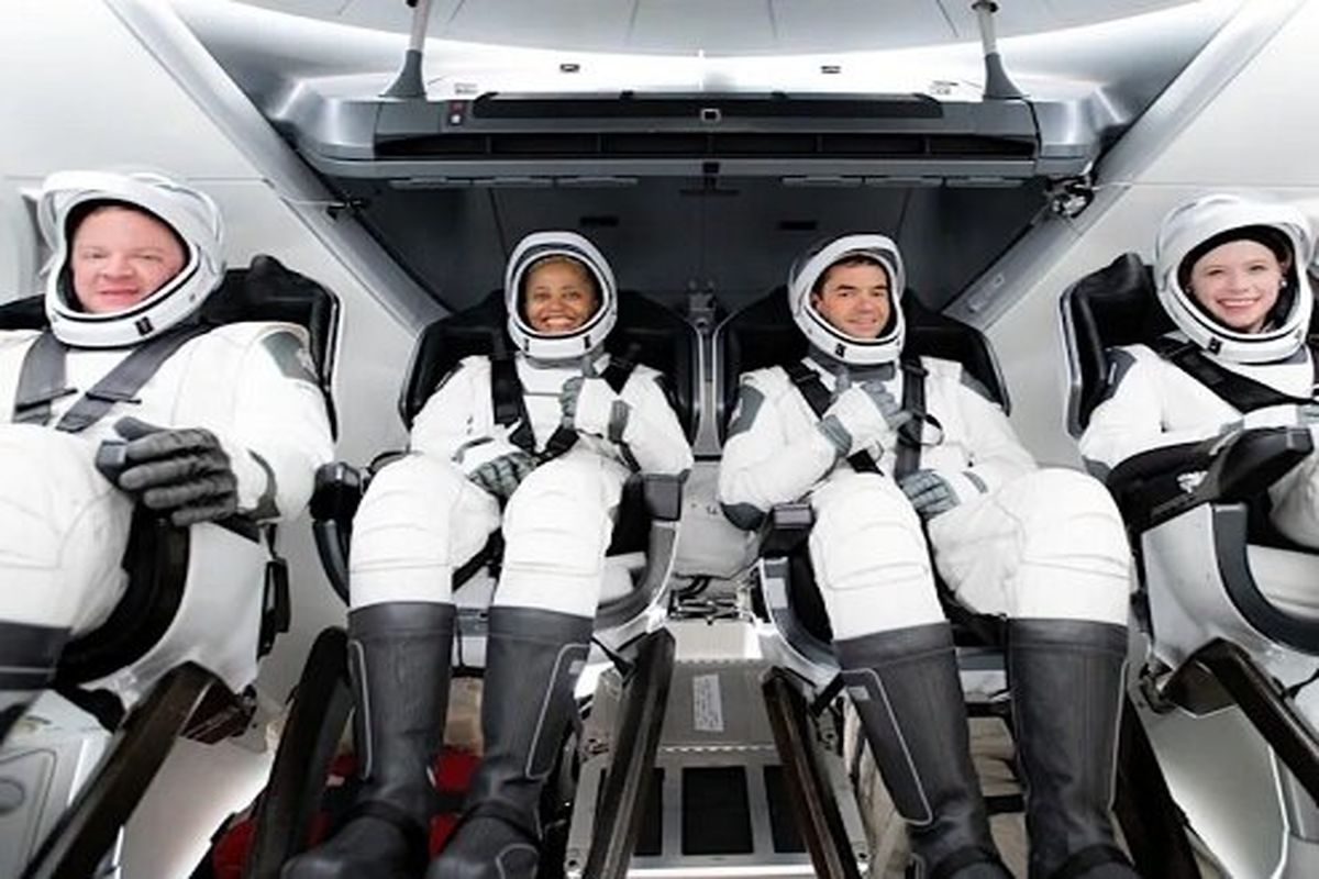 توریست‌های فضایی اسپیس ایکس 