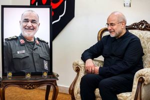 قالیباف در منزل سرداران شهیدان رشید، سلامی و محقق حضور یافت