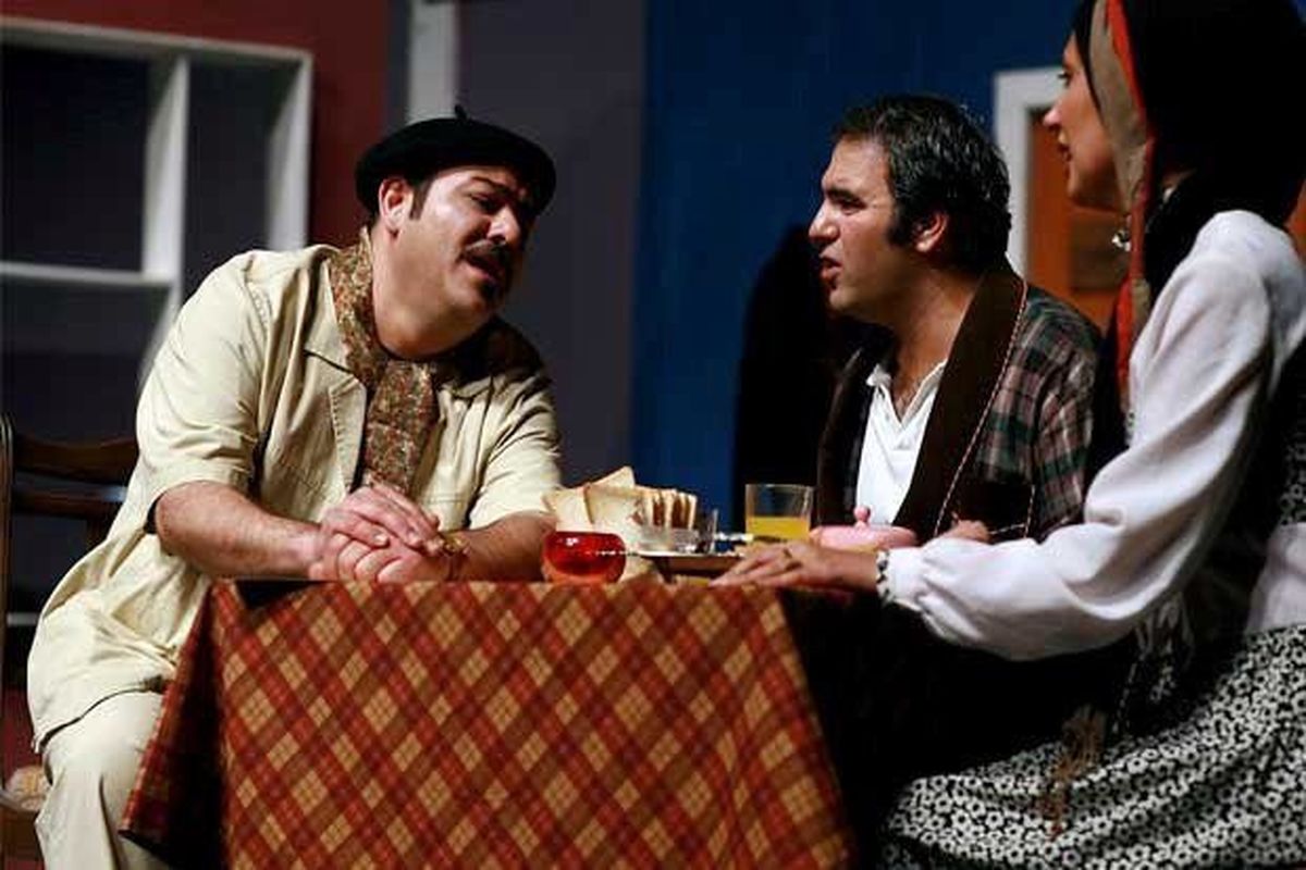 تئاتر آقای اشمیت کیه