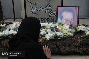 مراسم تشییع پیکر بازیگر سینما حسین شهاب از مقابل ساختمان شماره دو خانه سینما