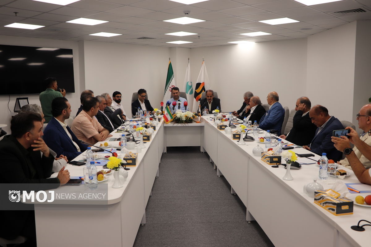 جلسه مدیر عامل با سرمایه گذاران کیش