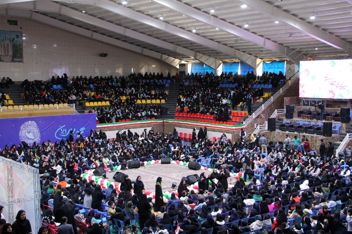 جشن تکلیف سیاسی دانش آموزان رای اولی‌ شیرازی