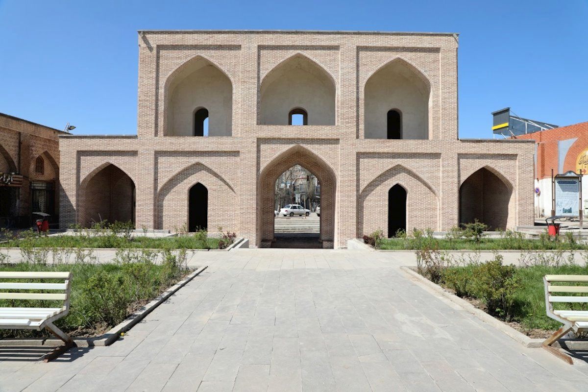 دروازه عالی قاپو اردبیل