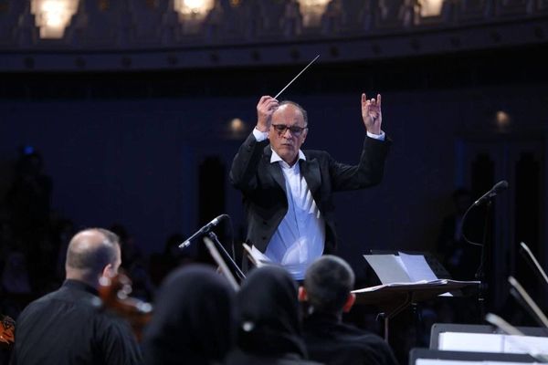 نصیر حیدریان از جوانان برتر موسیقی در اجراهای ارکستر سمفونیک بهره می‌گیرد