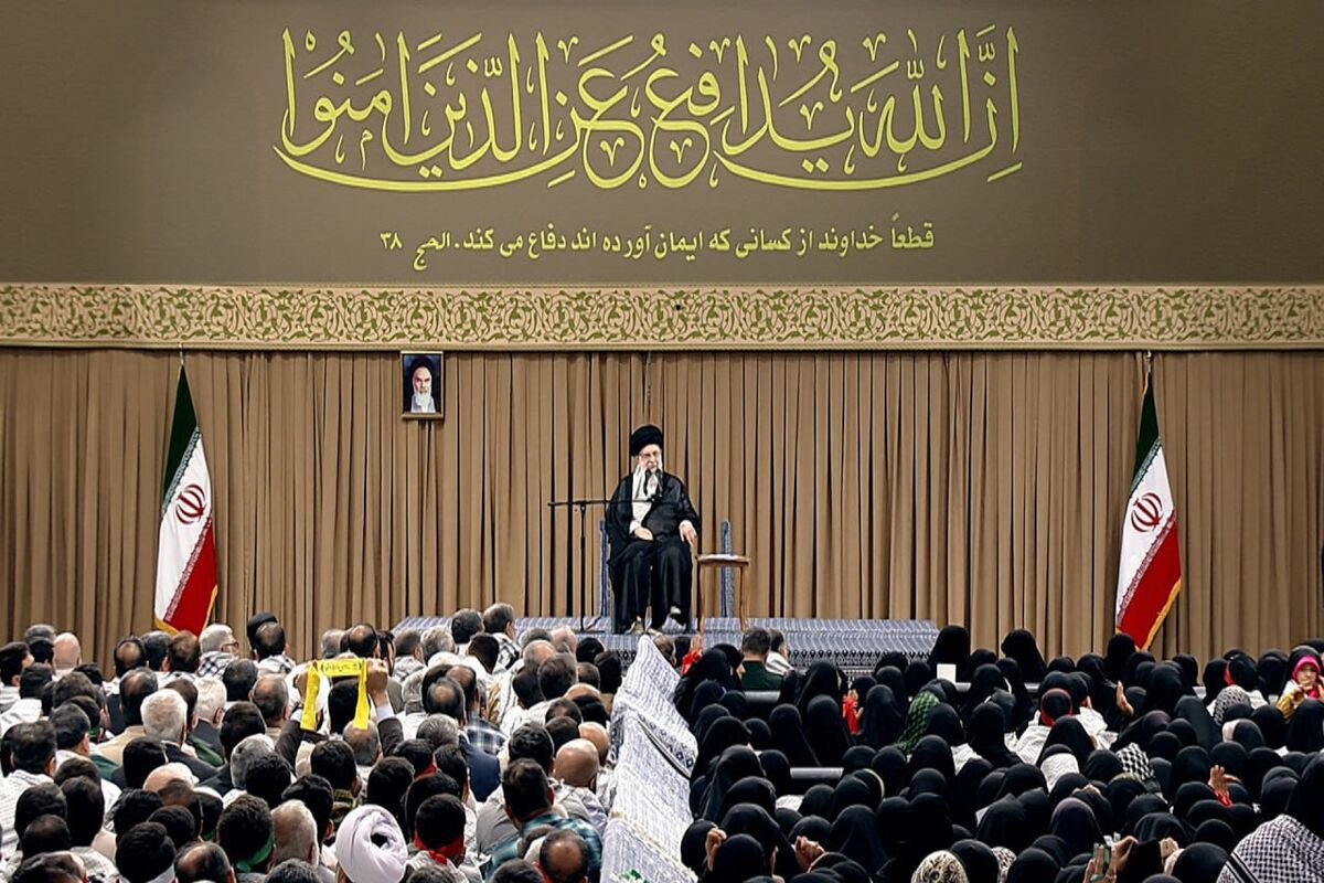 رهبر+انقلاب
