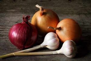 سیر و پیاز با رفلاکس معده چه می‌کند؟