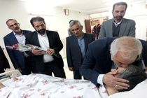 عیادت مدیر مخابرات منطقه اصفهان از جانبازان آسایشگاه شهید مطهری