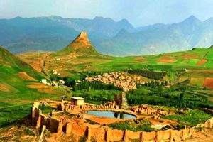 تخت سلیمان، معدن بی پایان شگفتی‌ها در قلب زمین / مناطق دیدنی تخت سلیمان؛ از دریاچه پر رمز و راز تا مهمترین آتشکده‌ها