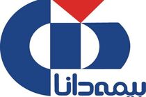 تجلیل و تکریم دکتر صادق از خانواده معظم شهدای بیمه دانا 