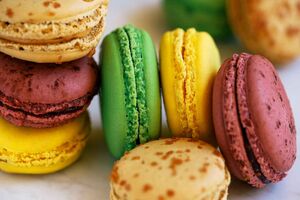 طرز تهیه ماکارون؛ یک شیرینی که توسط ایتالیایی‌ها به فرانسوی‌ها معرفی شد!