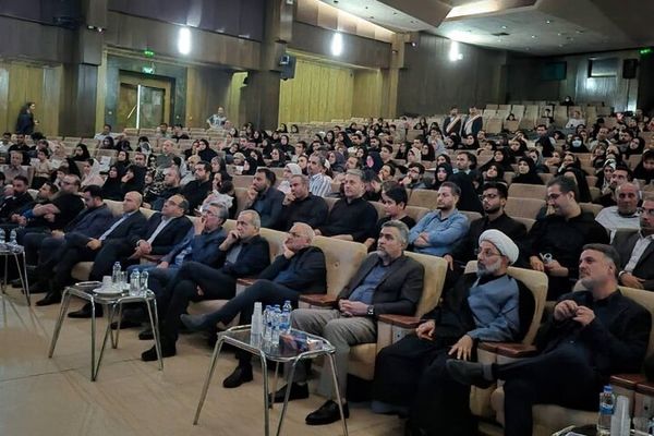اکران خصوصی فیلم «نیم ‌شب» با حضور رئیس‌جمهور برگزار شد