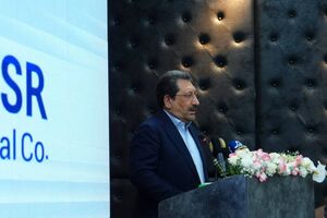 عزم و اراده ملی برای توسعه صنعت و تولید نیاز است