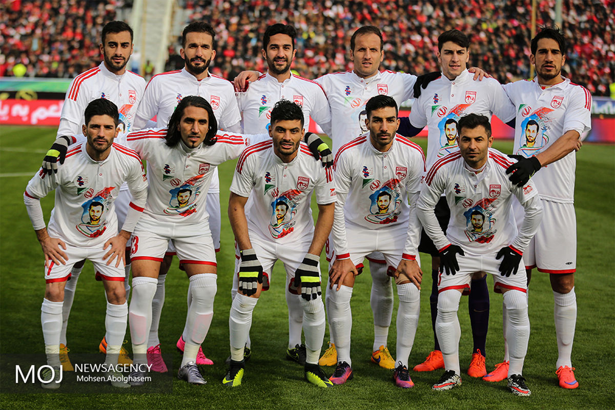 دیدار تیم های فوتبال پرسپولیس و تراکتورسازی