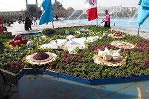 نصب ۴۰ نماد نوروزی در آستانه بهار در کلانشهر اصفهان