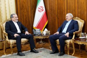 سفیر جمهوری اسلامی ایران در پاکستان با وزیر امور خارجه دیدار کرد