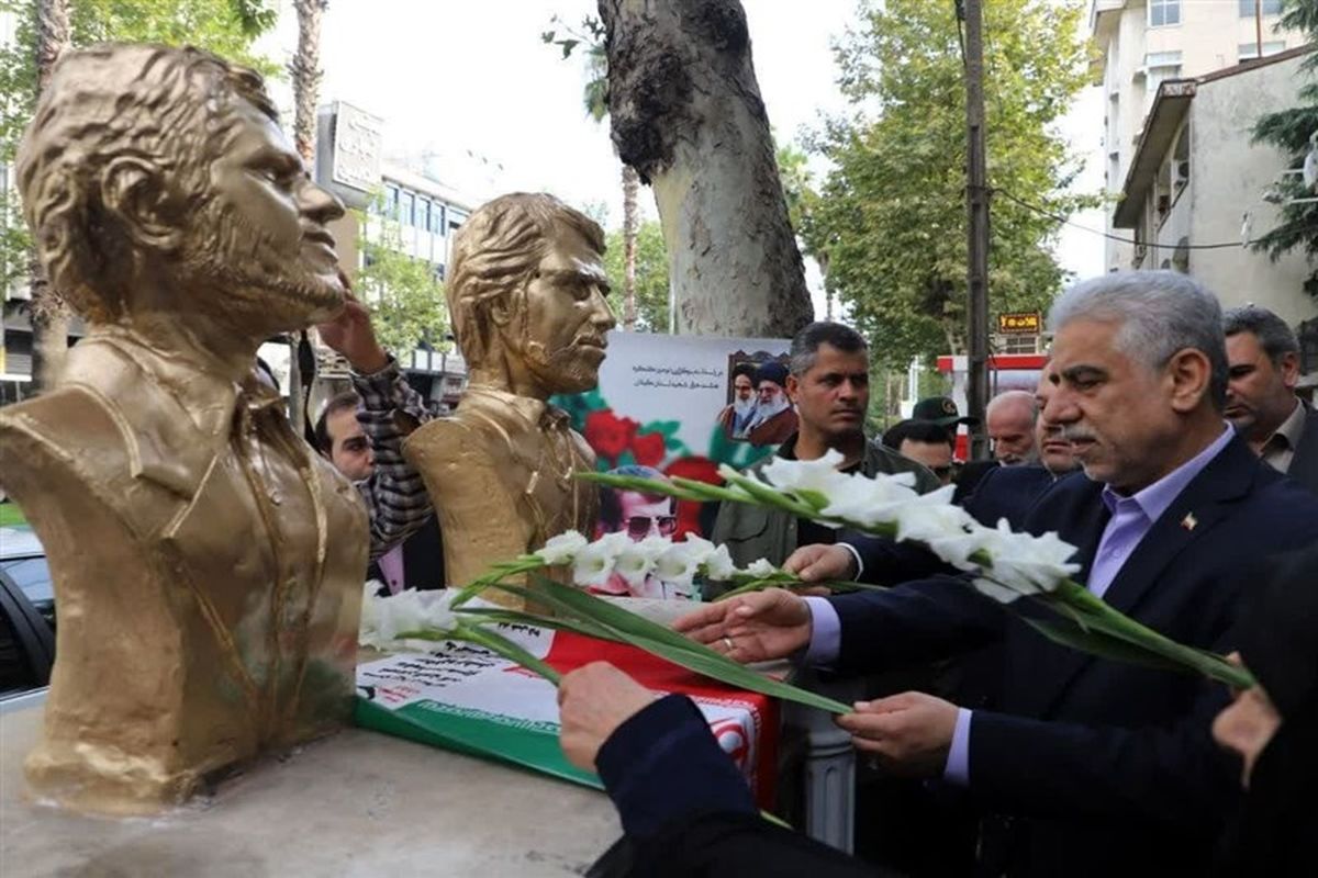 گلباران تندیس شهید ان انصاری و نورانی در رشت