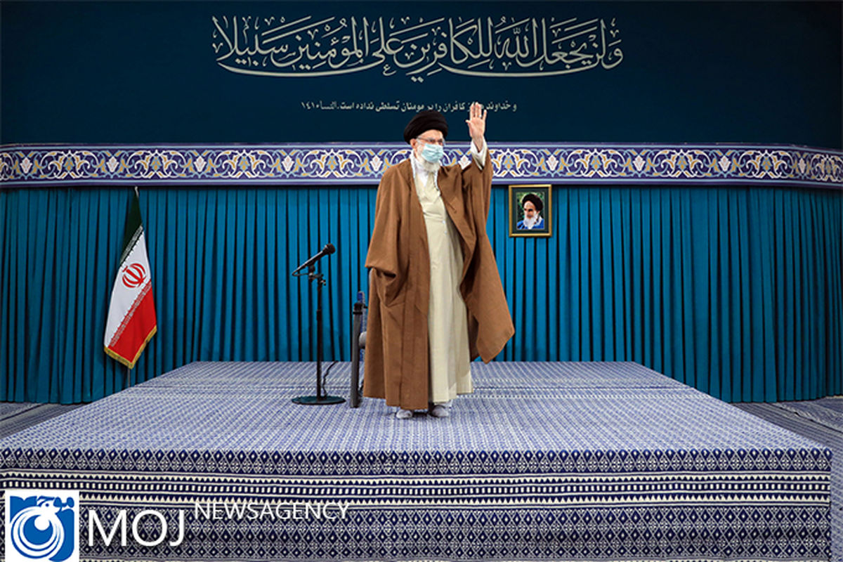 دیدار مسئولان وزارت خارجه و سفرا با رهبر انقلاب