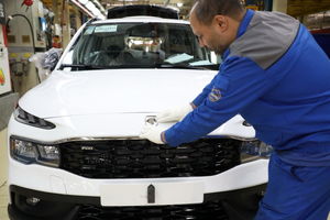 تحویل خودروی ری‌را به زودی از سر گرفته می‌شود