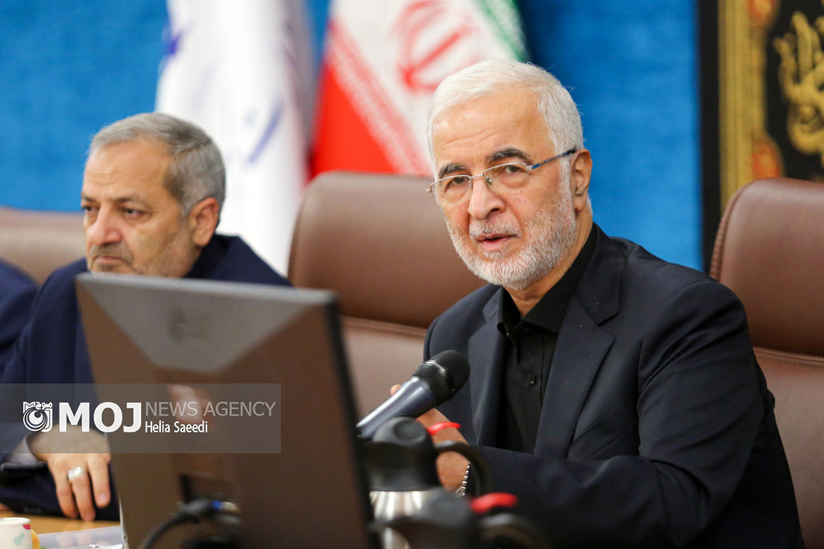 اسکندر مومنی - وزیر کشور