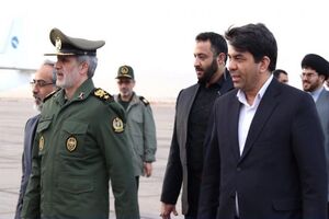 وزیر دفاع و پشتیبانی نیروهای مسلح به استان یزد سفر کرد
