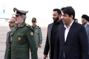 وزیر دفاع و پشتیبانی نیروهای مسلح به استان یزد سفر کرد