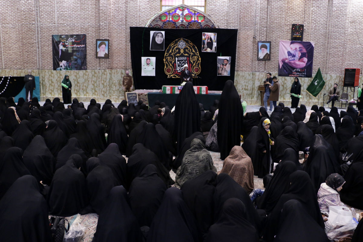 بزرگداشت شهدای کرمان در تبریز