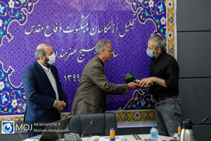 تجلیل بسیج هنرمندان از عکاسان دفاع مقدس